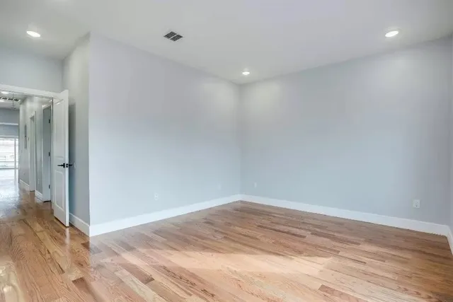 $3,400 | 251 Manhattan Avenue, Unit 2, Jersey City, NJ 07307