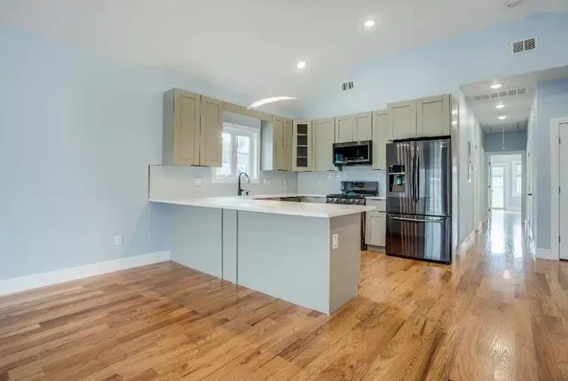 $3,400 | 251 Manhattan Avenue, Unit 2, Jersey City, NJ 07307