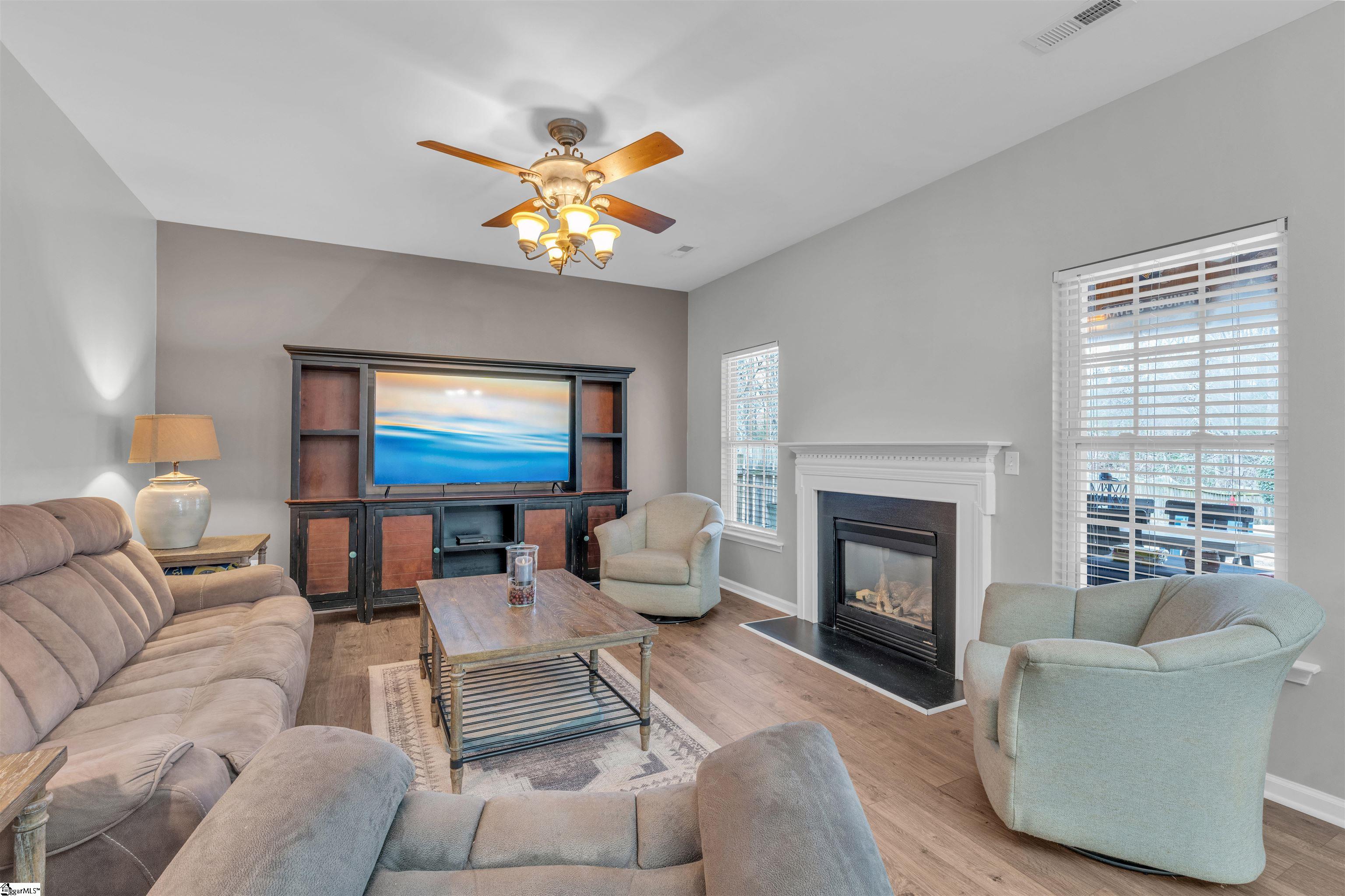 236 Garfield Lane Simpsonville, SC 29681 - Photo 4 of 33