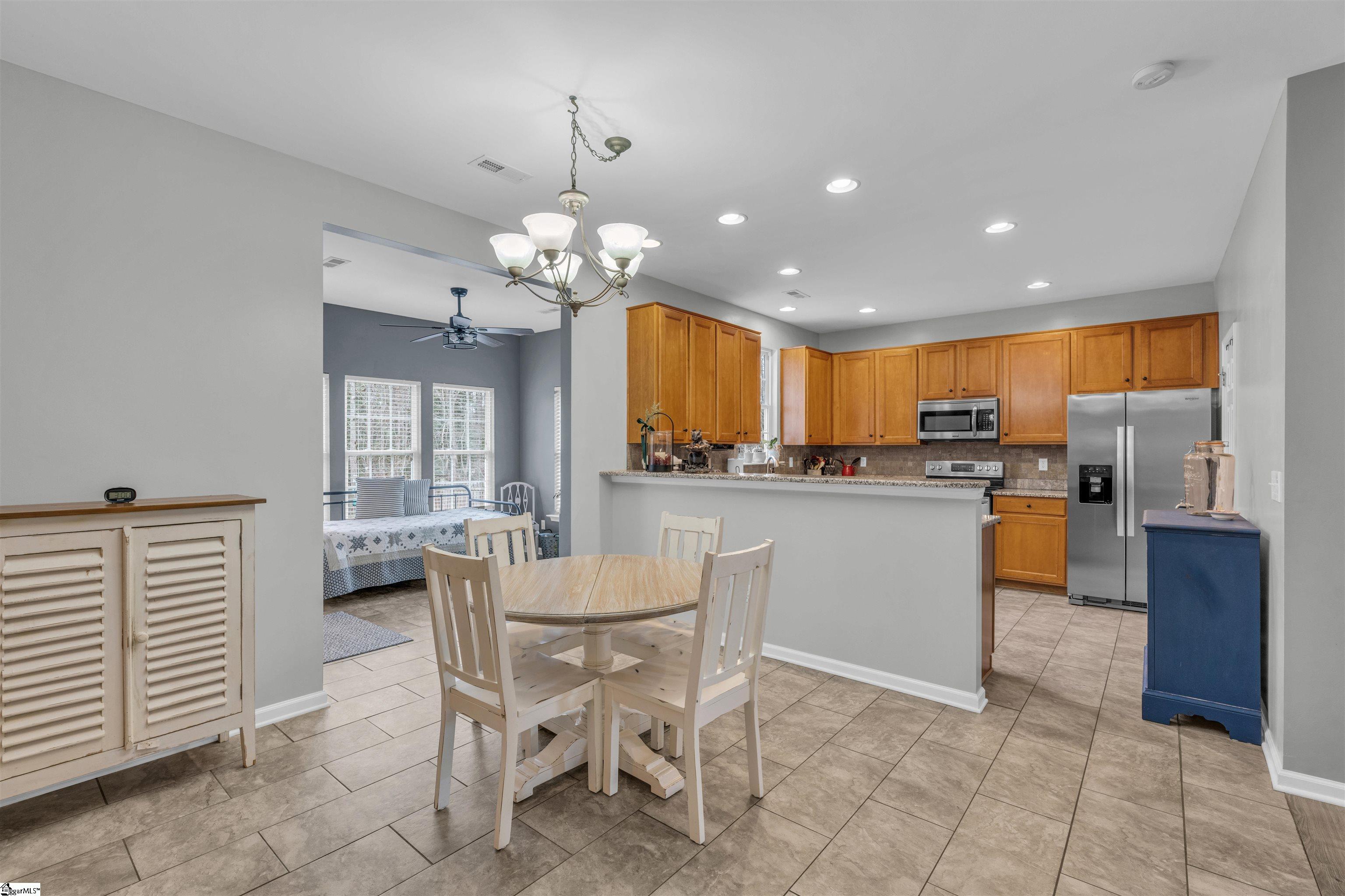 236 Garfield Lane Simpsonville, SC 29681 - Photo 6 of 33