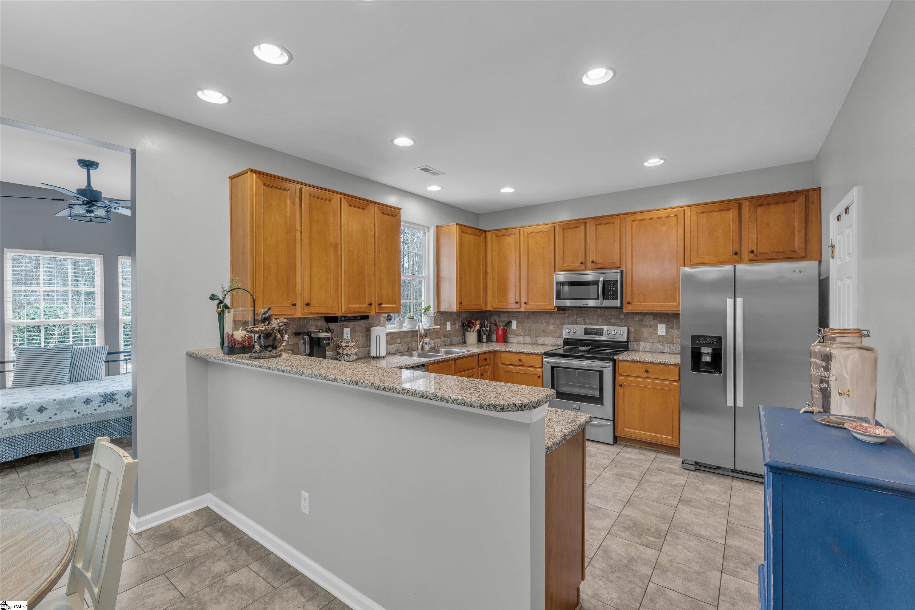 236 Garfield Lane Simpsonville, SC 29681 - Photo 7 of 33