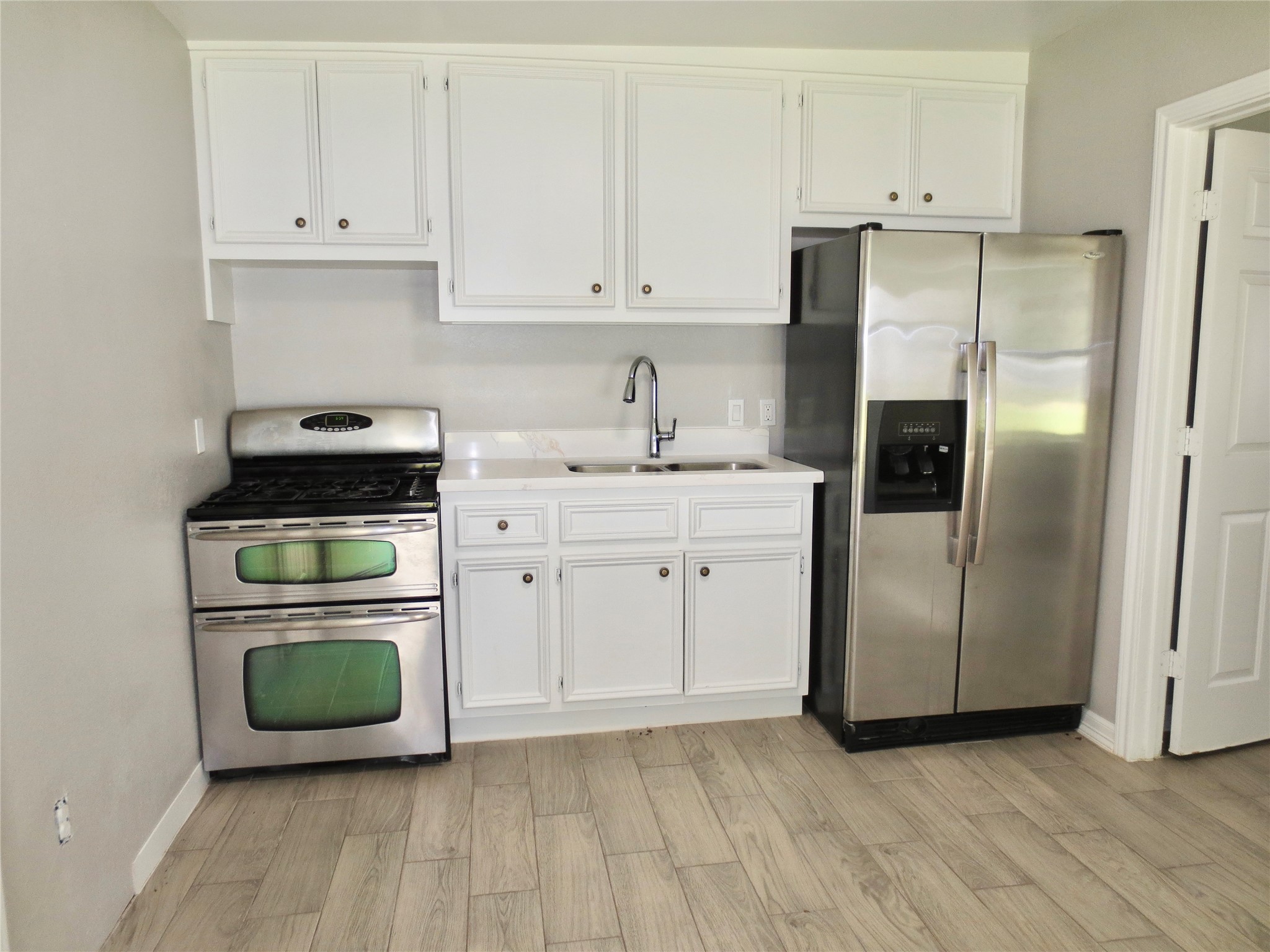 2204 Parker Road, Unit B Houston, TX 77093 - Photo 1 of 9 Gallery Image 1