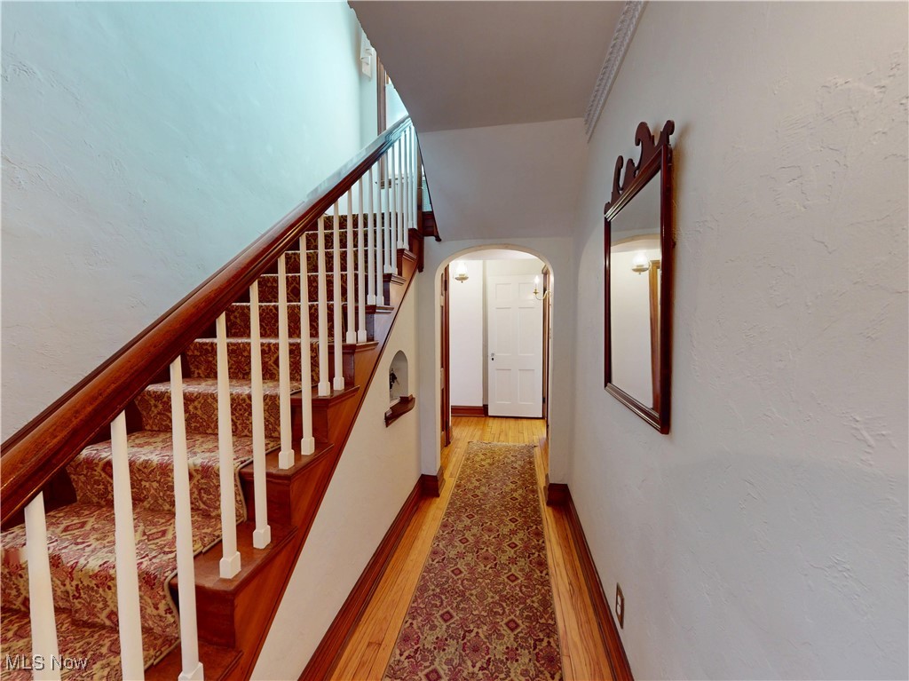 3224 Warrington Road Cleveland, OH 44120 - Photo 19 of 45 Main floor hallway
