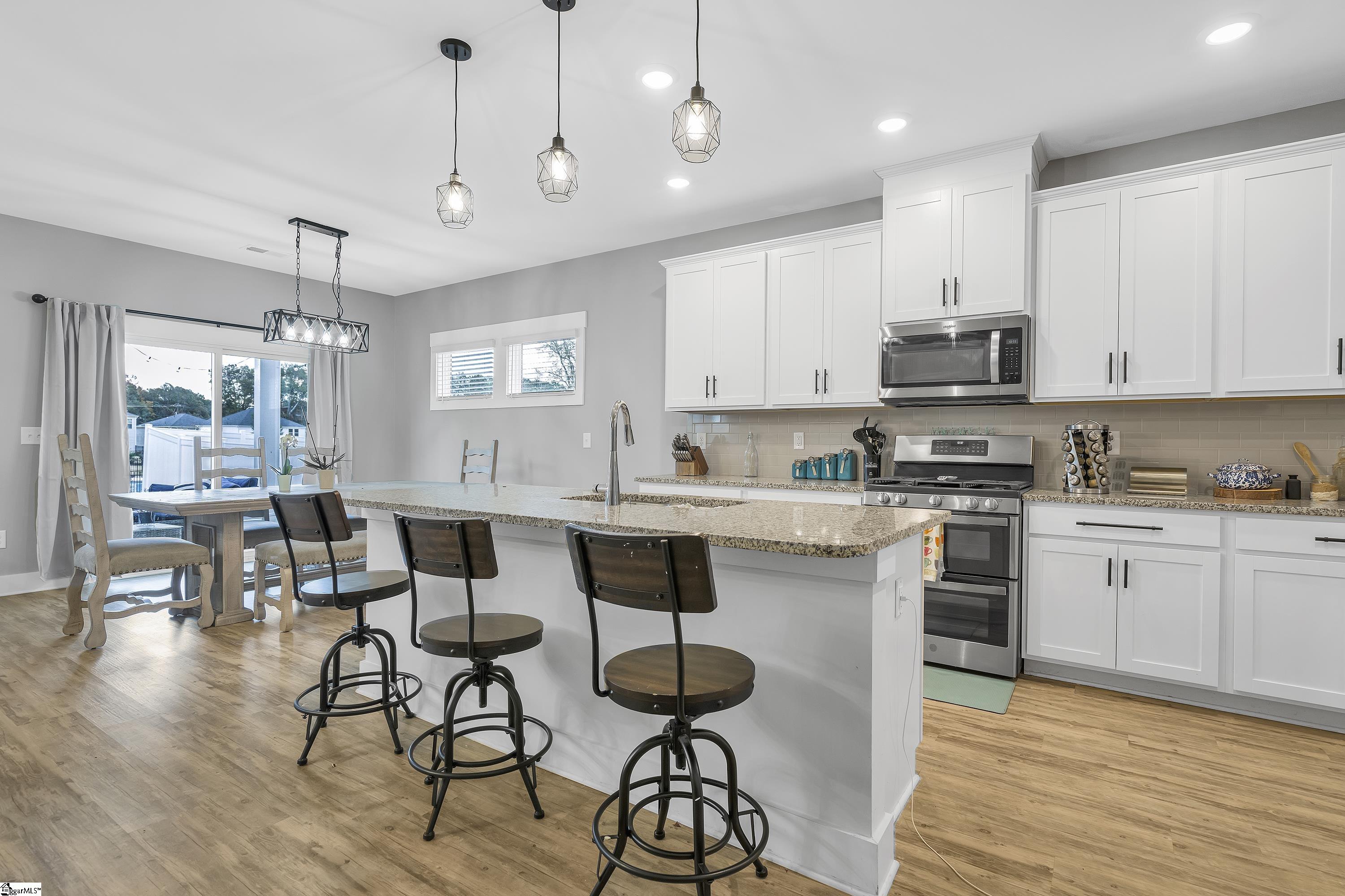 127 Pewter Circle Simpsonville, SC 29680 - Photo 2 of 15