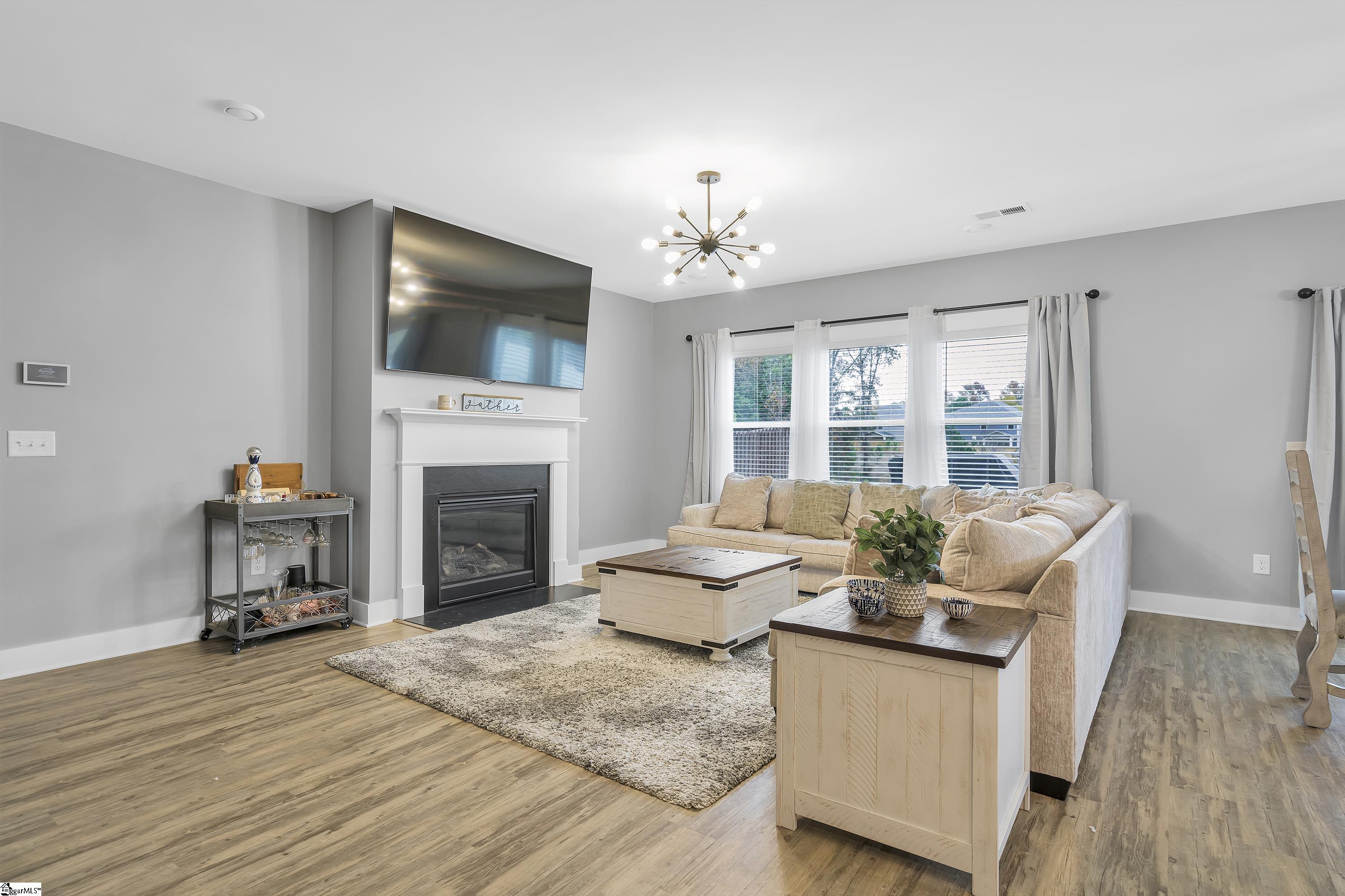 127 Pewter Circle Simpsonville, SC 29680 - Photo 4 of 15