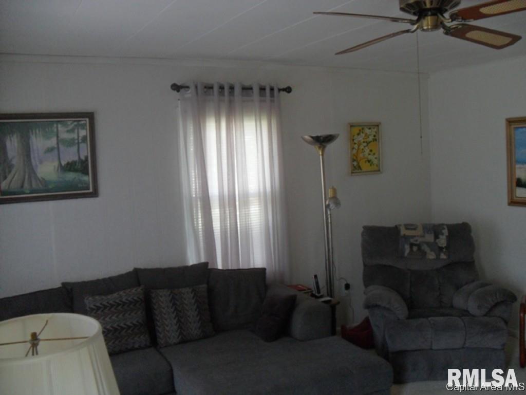 2201 East Reservoir Street Springfield, IL 62702 - Photo 6 of 20