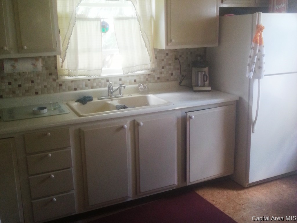 2201 East Reservoir Street Springfield, IL 62702 - Photo 8 of 20