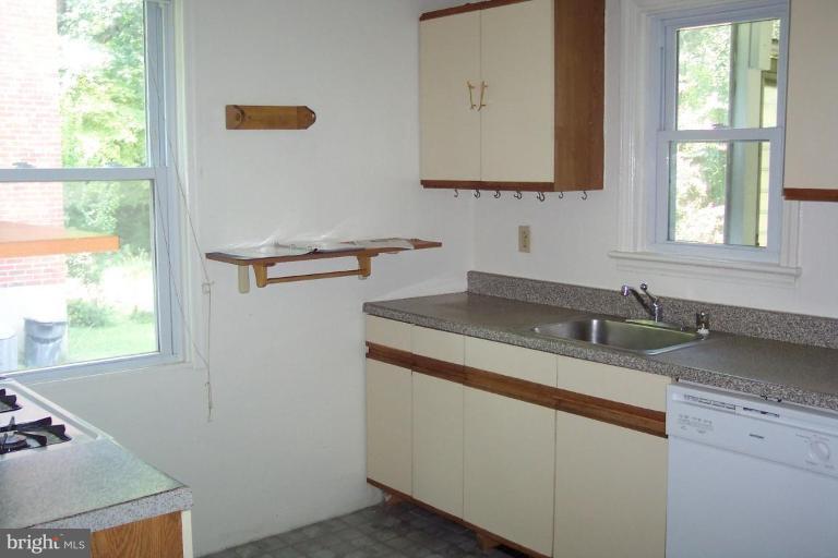 135 Ritchie Avenue Silver Spring, MD 20910 - Photo 11 of 12 Kitchen #2