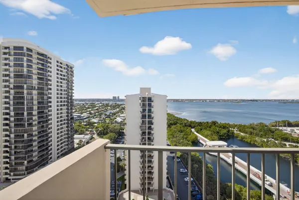 $869,000 | 4200 North Ocean Drive, Unit 11804, Singer Island, FL 33404