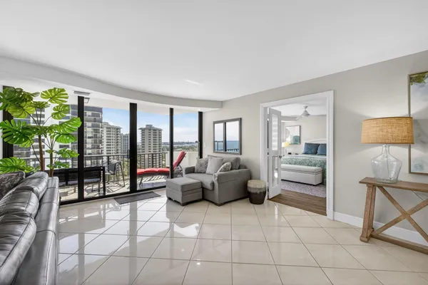 $869,000 | 4200 North Ocean Drive, Unit 11804, Singer Island, FL 33404