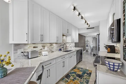 $869,000 | 4200 North Ocean Drive, Unit 11804, Singer Island, FL 33404