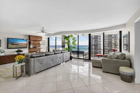 $869,000 | 4200 North Ocean Drive, Unit 11804, Singer Island, FL 33404