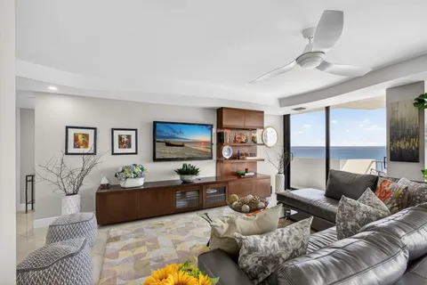 $869,000 | 4200 North Ocean Drive, Unit 11804, Singer Island, FL 33404