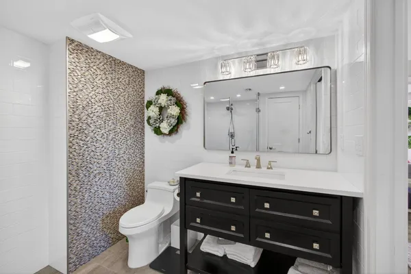 $869,000 | 4200 North Ocean Drive, Unit 11804, Singer Island, FL 33404