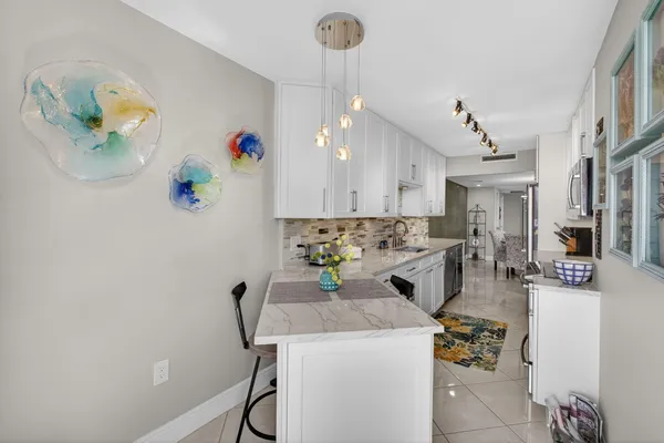 $869,000 | 4200 North Ocean Drive, Unit 11804, Singer Island, FL 33404