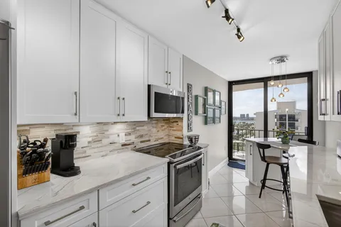 $869,000 | 4200 North Ocean Drive, Unit 11804, Singer Island, FL 33404