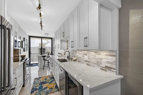 $869,000 | 4200 North Ocean Drive, Unit 11804, Singer Island, FL 33404