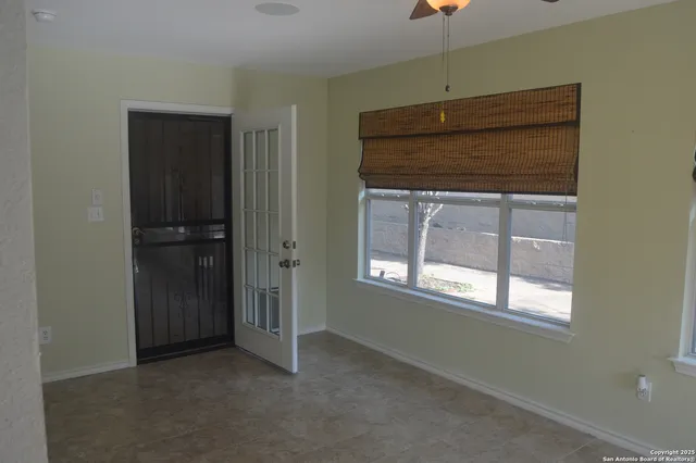 $325,000 | 14847 Lytle Somerset Street, Lytle, TX 78052