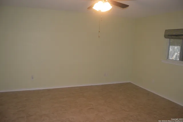 $325,000 | 14847 Lytle Somerset Street, Lytle, TX 78052