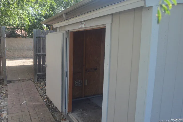 $325,000 | 14847 Lytle Somerset Street, Lytle, TX 78052