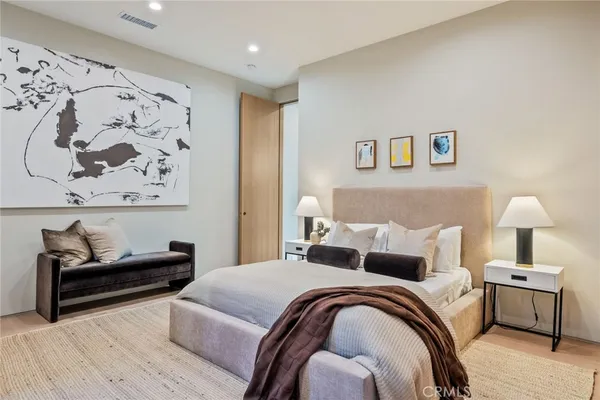 $20,000 | 4245 Bellaire Avenue, Studio City, CA 91604