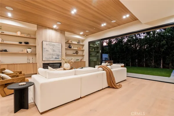 $20,000 | 4245 Bellaire Avenue, Studio City, CA 91604