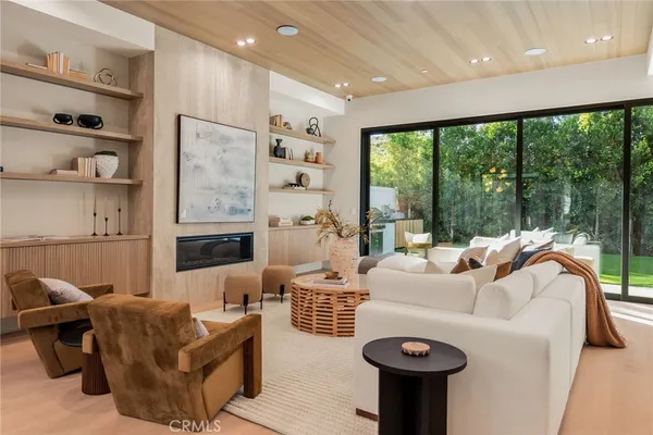 $20,000 | 4245 Bellaire Avenue, Studio City, CA 91604