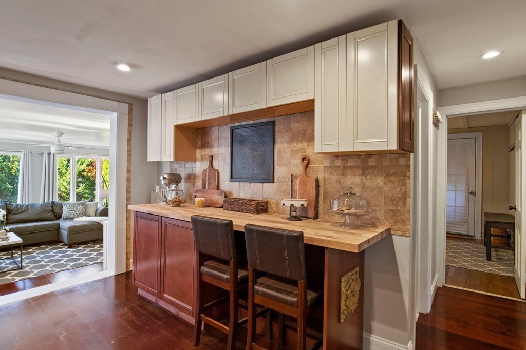 228 Burbank Road Longmeadow, MA 01106 - Photo 10 of 42 Gallery Image 10