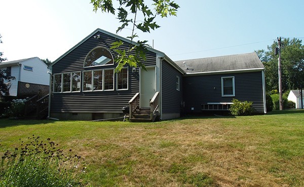 12 May Street Marblehead, MA 01945 - Photo 6 of 22