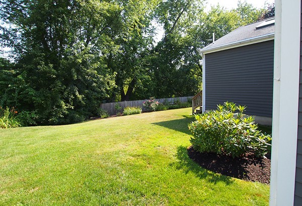 12 May Street Marblehead, MA 01945 - Photo 7 of 22