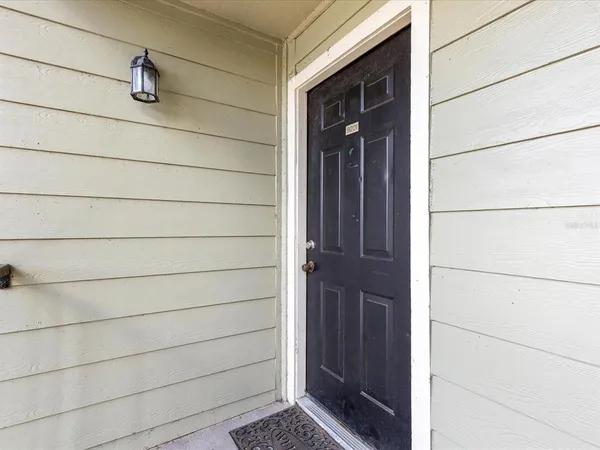 $284,900 | 2550 North Alafaya Trail, Unit 9201, Orlando, FL 32826