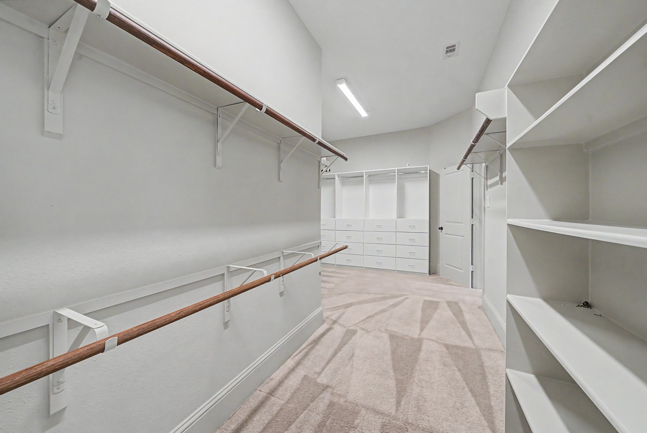 31032 Sunfall Trail Lane Spring, TX 77386 - Photo 19 of 39 a spacious bathroom with a tub and shower