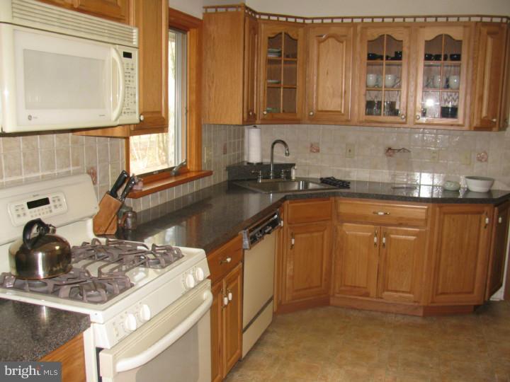 249 Riverside Drive Princeton, NJ 08540 - Photo 5 of 12