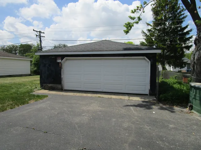 $305,000 | 786 Van Auken Street, Elmhurst, IL 60126