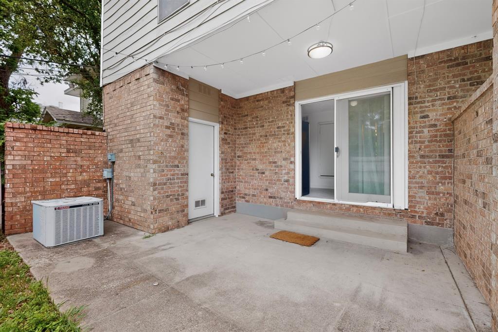 635 Haines Avenue Dallas, TX 75208 - Photo 35 of 36 a view of an outdoor space and fire pit