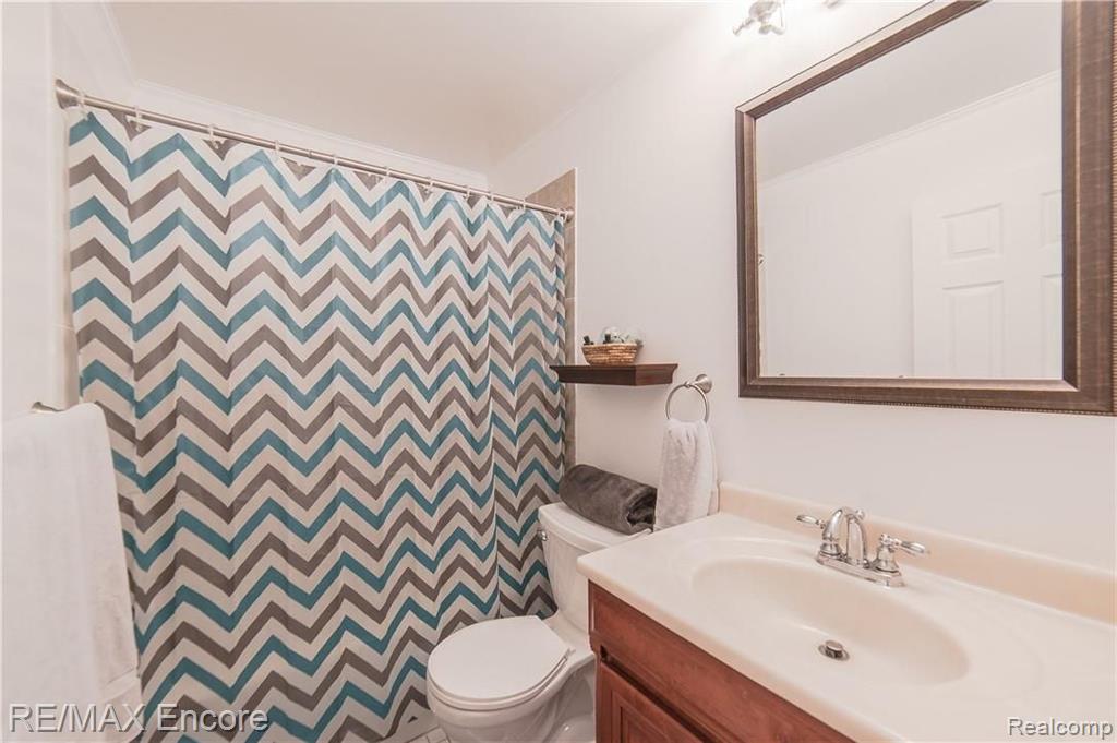 1082 Avon Manor Road Rochester Hills, MI 48307 - Photo 31 of 40
