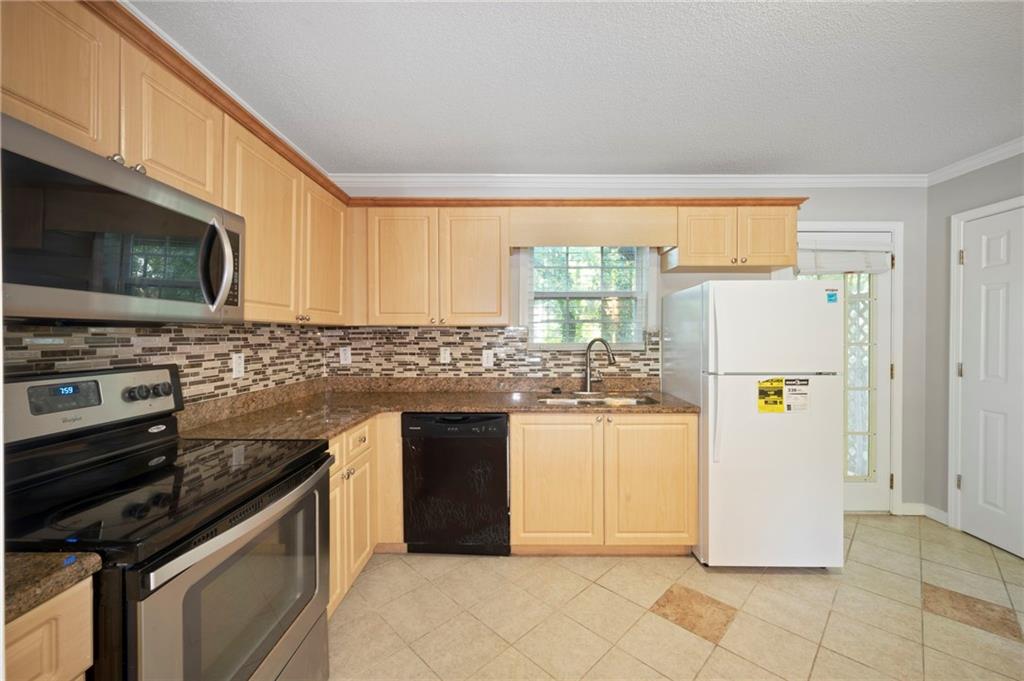 3665 Chestnut Drive, Unit D3 Atlanta, GA 30340 - Photo 7 of 16