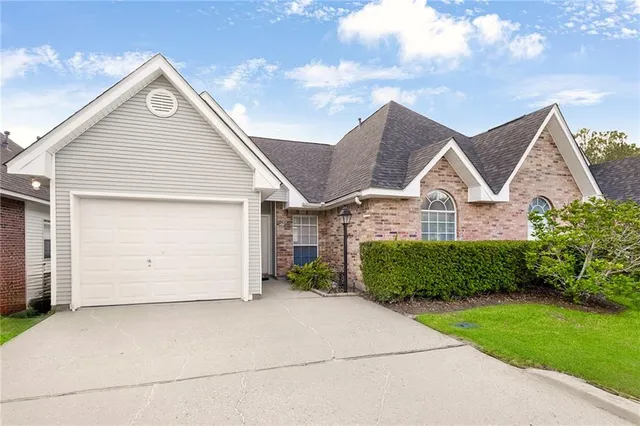 $235,000 | 320 Libra Avenue, Unit B, Mandeville, LA 70471
