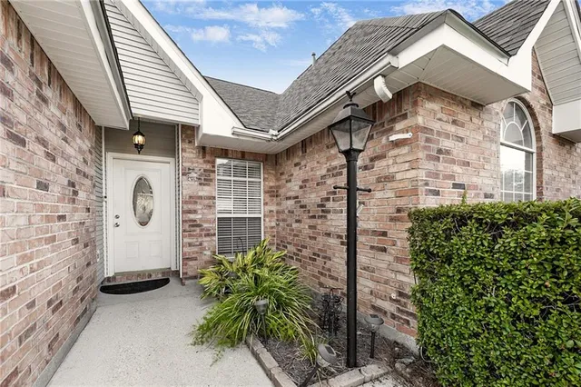 $235,000 | 320 Libra Avenue, Unit B, Mandeville, LA 70471