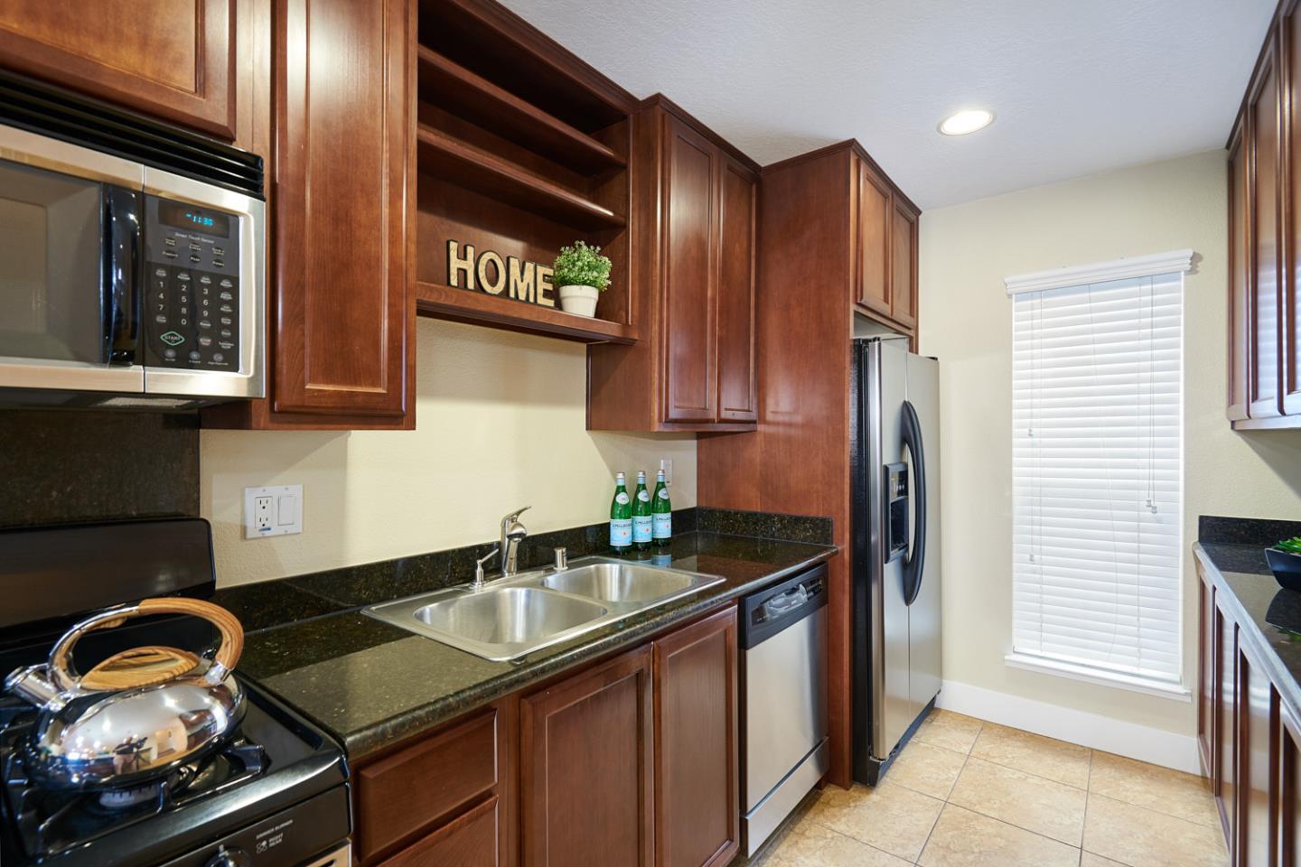 2002 West Middlefield Road, Unit 2 Mountain View, CA 94043 - Photo 7 of 15 Gallery Image 7