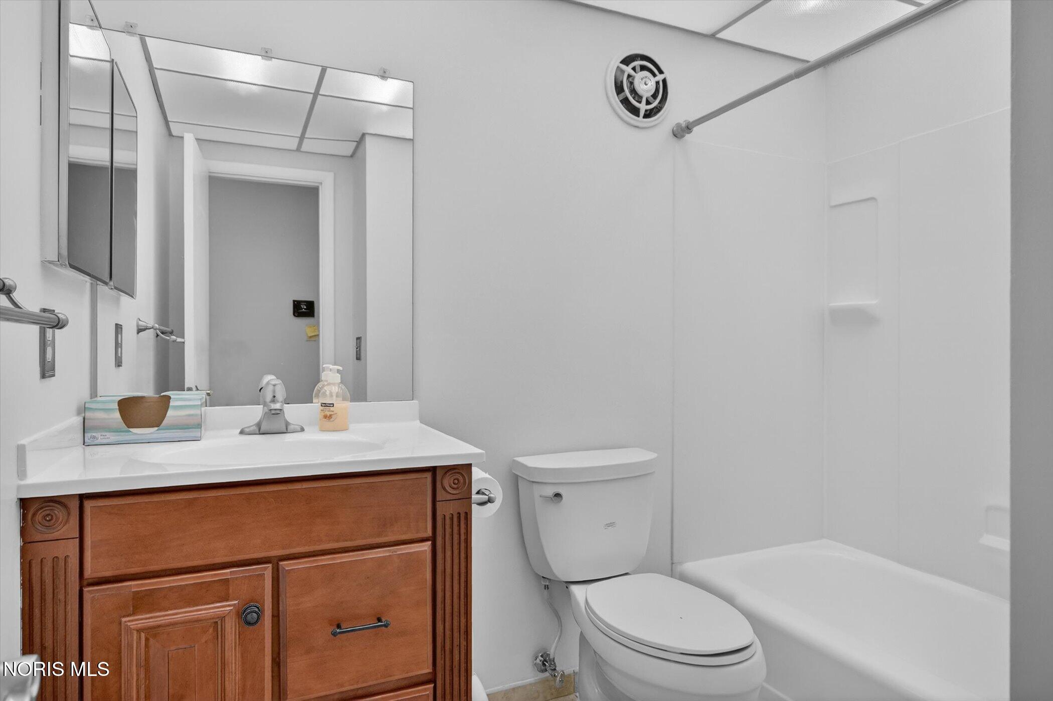 3860 Surrey Road Toledo, OH 43623 - Photo 34 of 45 Gallery Image 34