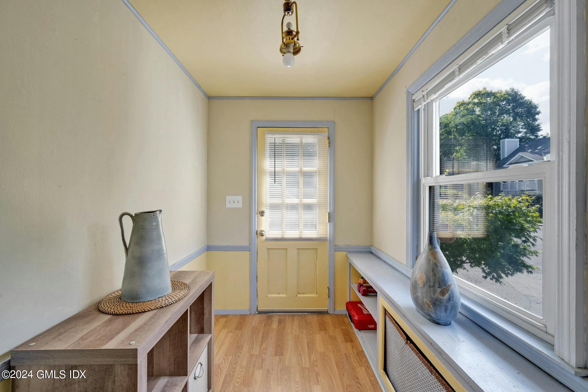 334 Palmer Hill Road Riverside, CT 06878 - Photo 8 of 19 a room with furniture and a window
