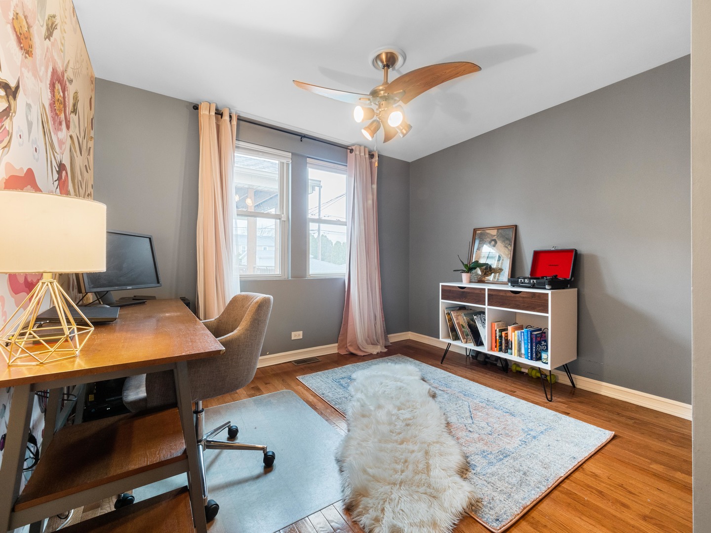 3306 North Nottingham Avenue Chicago, IL 60634 - Photo 8 of 25 a workspace with furniture window and wooden floor
