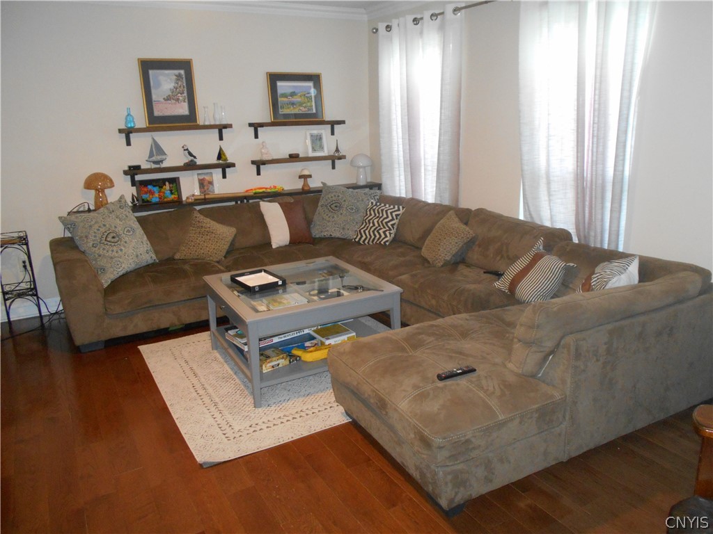 829 Tuscarora Road Sullivan, NY 13037 - Photo 7 of 21 Living room