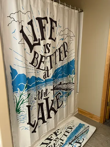 a view of a yard with plants