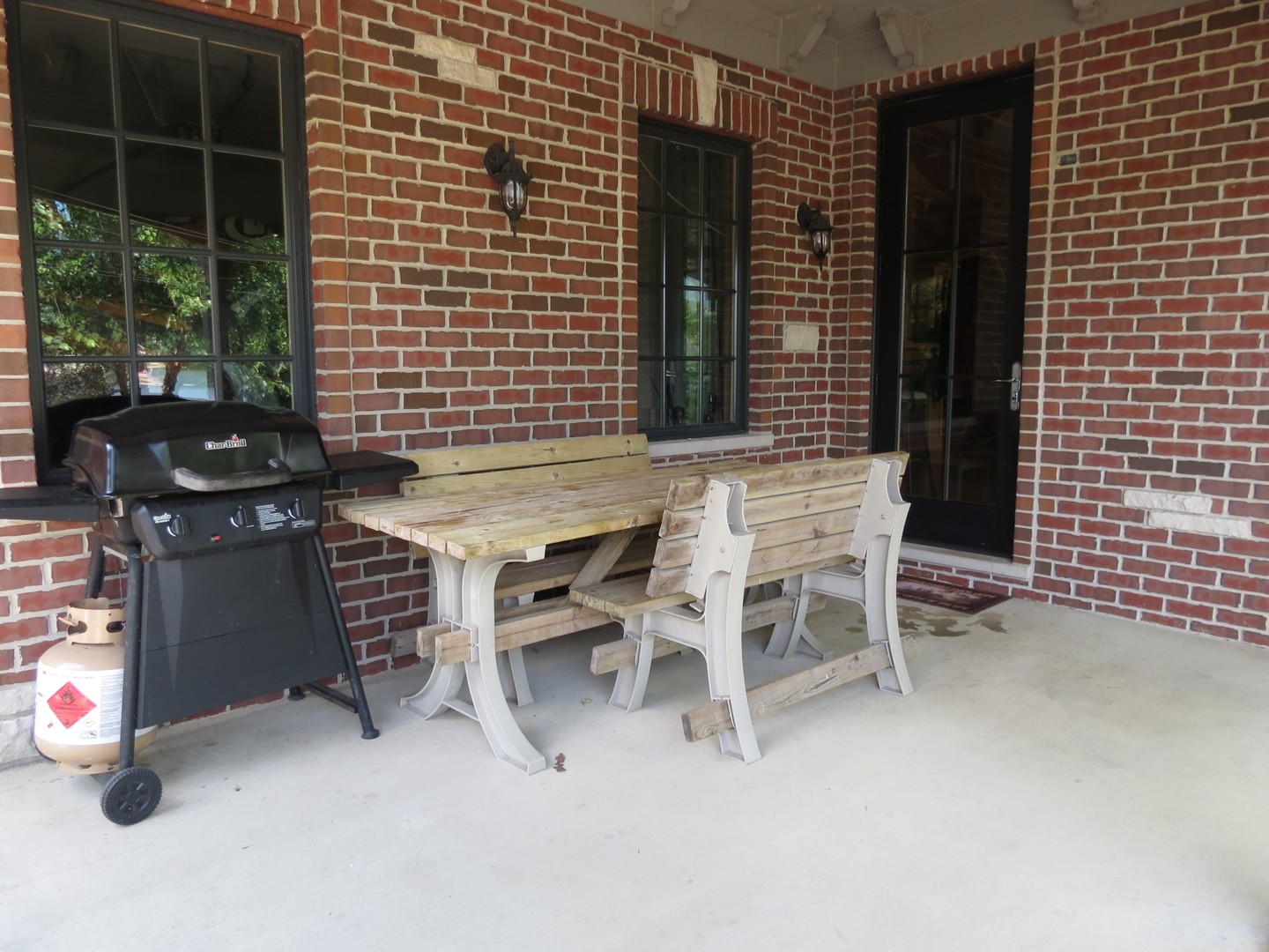 423 Mallard Point Drive Danville, IL 61834 - Photo 24 of 40 a view of an outdoor space with seating area