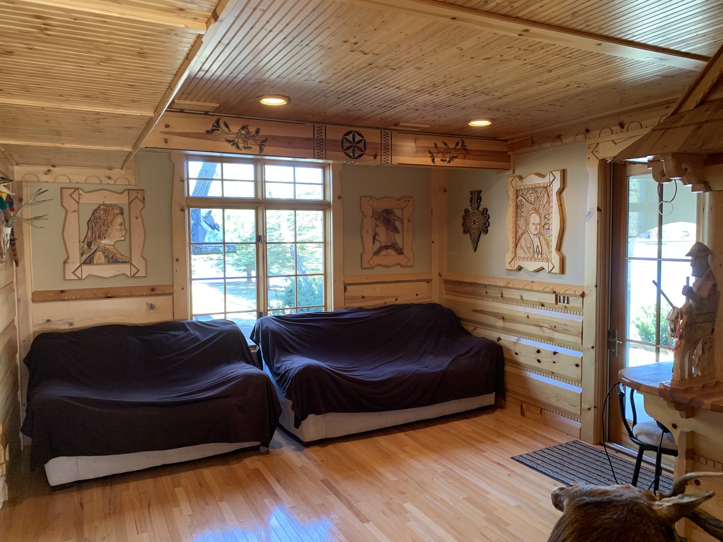 423 Mallard Point Drive Danville, IL 61834 - Photo 10 of 40 a bedroom with furniture and a window