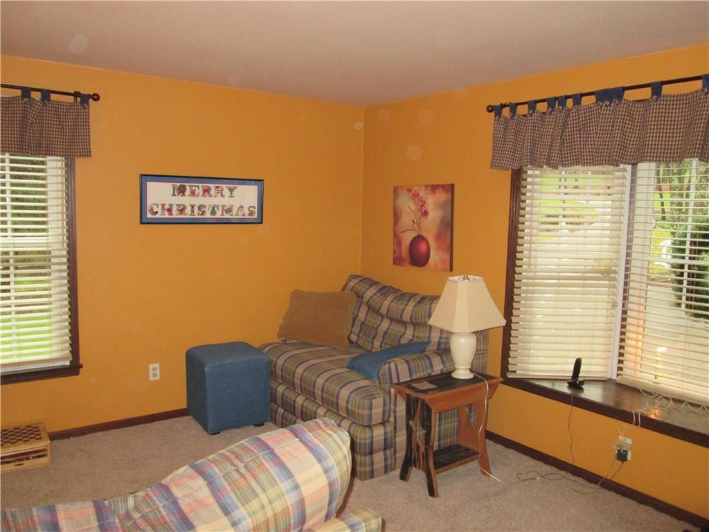 449 Markle Road Apollo, PA 15613 - Photo 4 of 20 Living Room with bay window