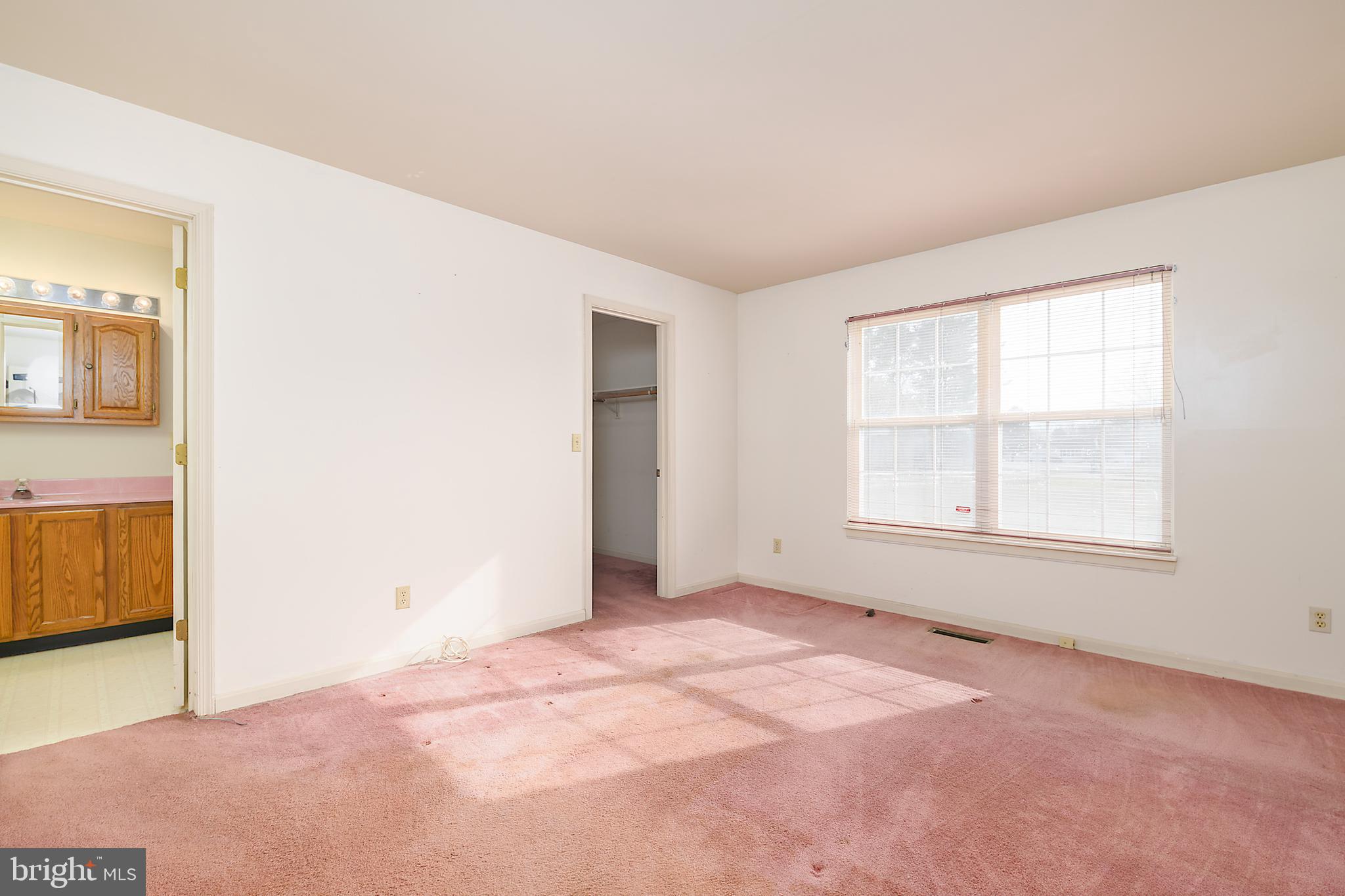 1024 Fence Post Lane Viola, DE 19979 - Photo 18 of 47 an empty room with windows