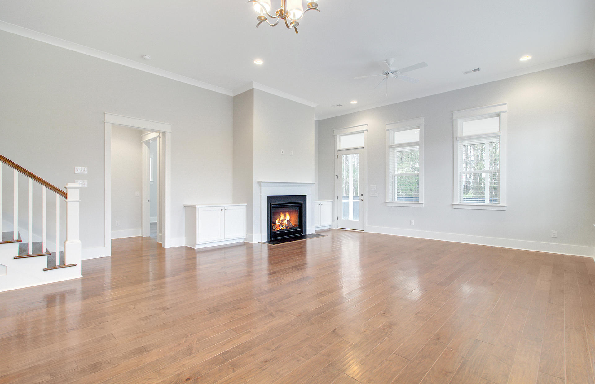 1079 Lyle Way Mount Pleasant, SC 29466 - Photo 11 of 33 Family Room